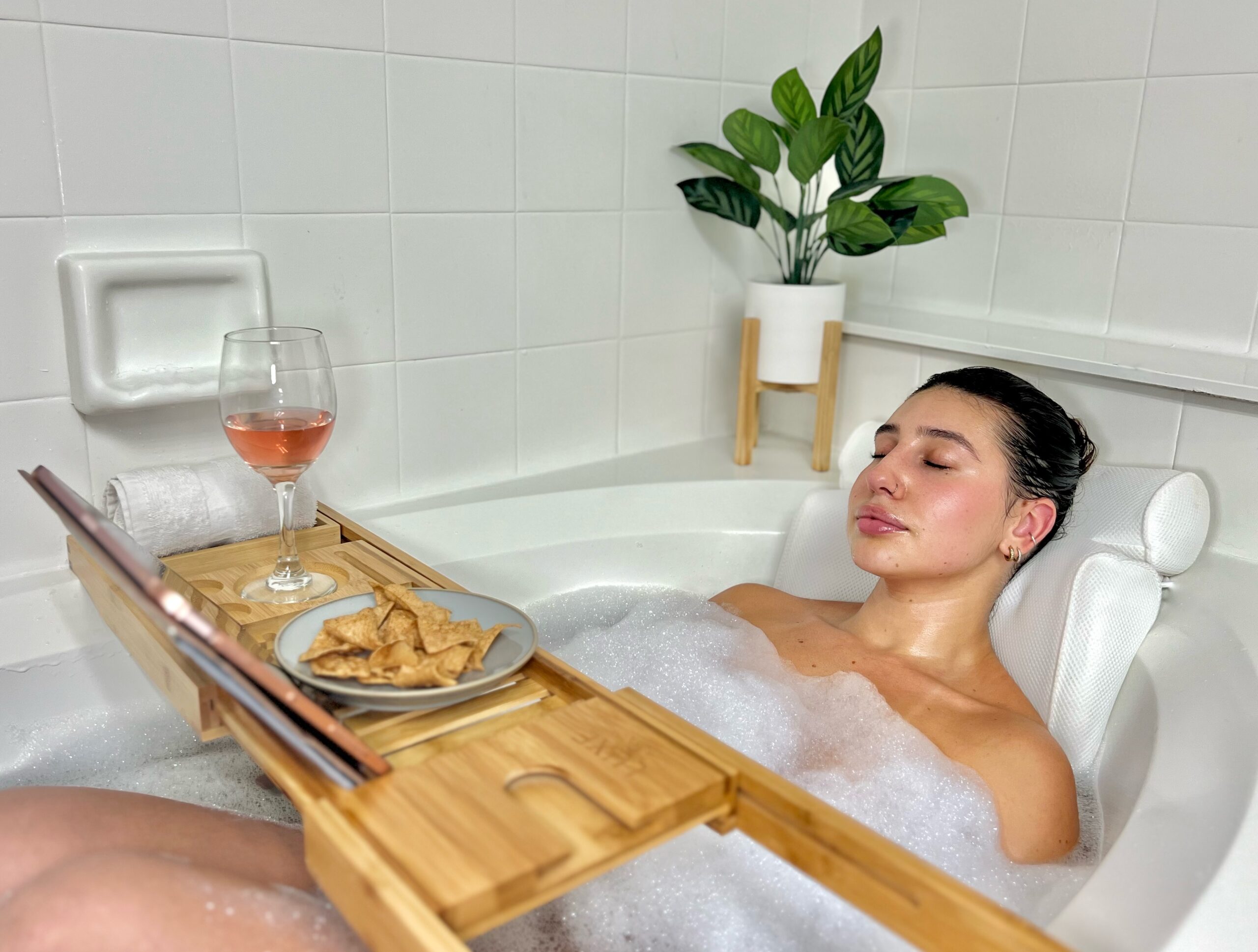 Luxe Bath campaign detail