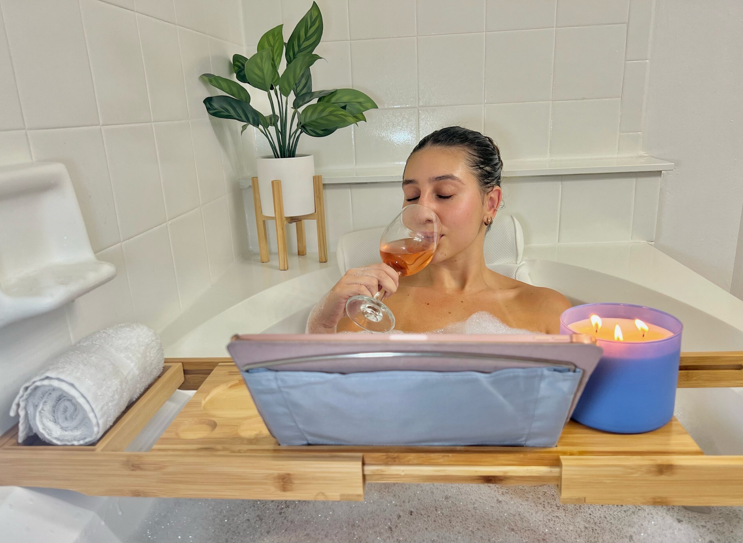Luxe Bath campaign detail