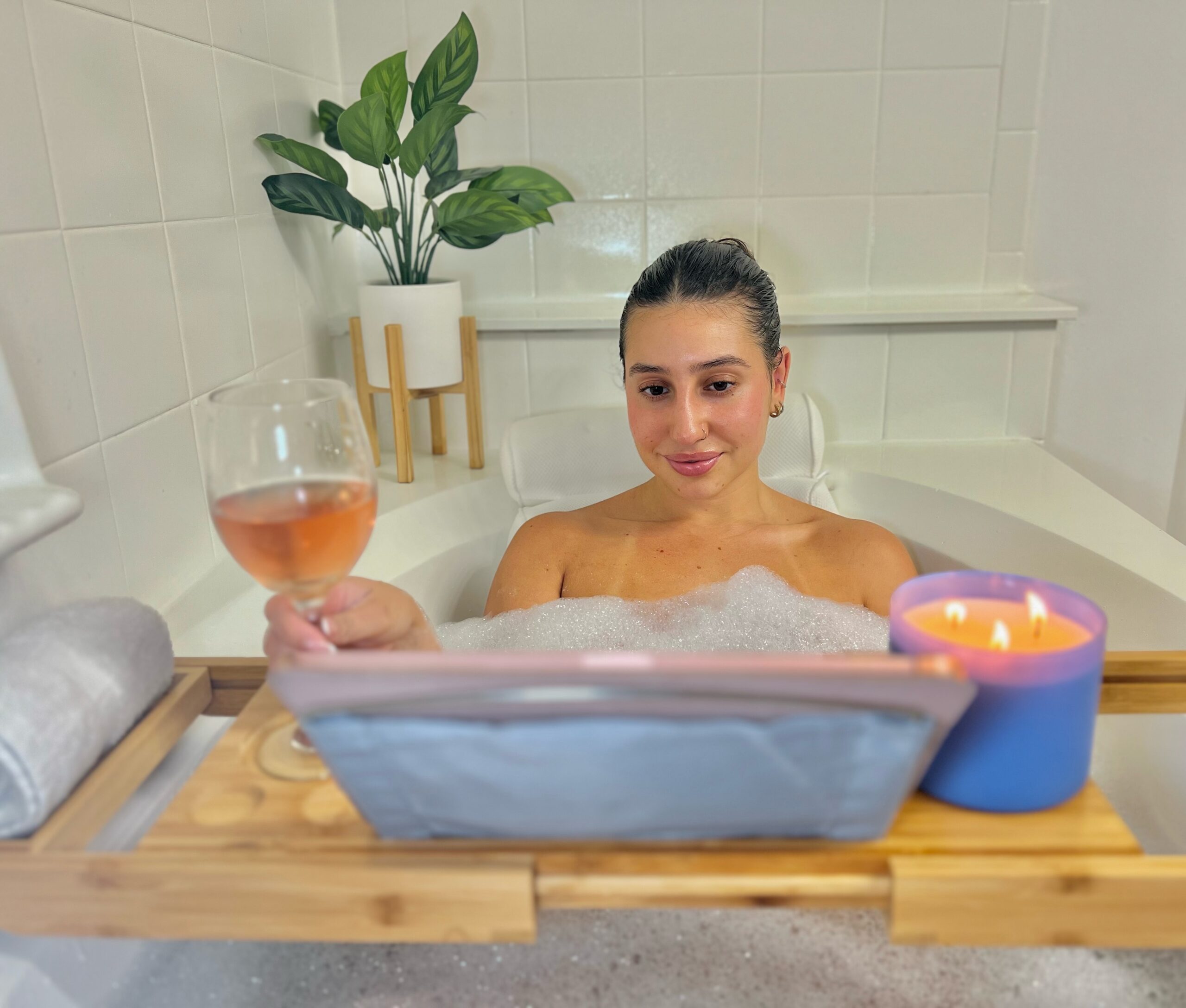Luxe Bath campaign detail